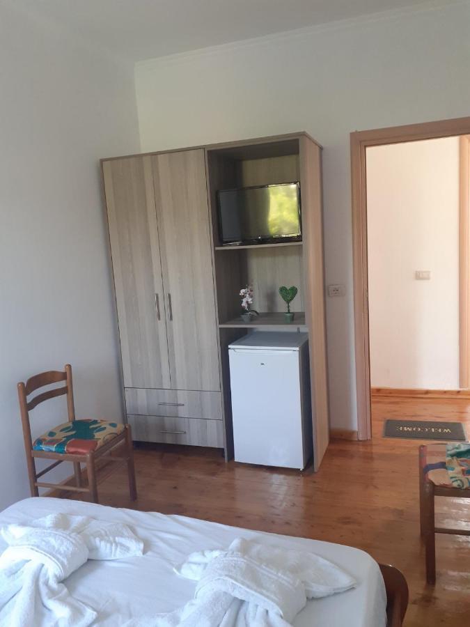 Gezos Apartment Himare Exterior photo