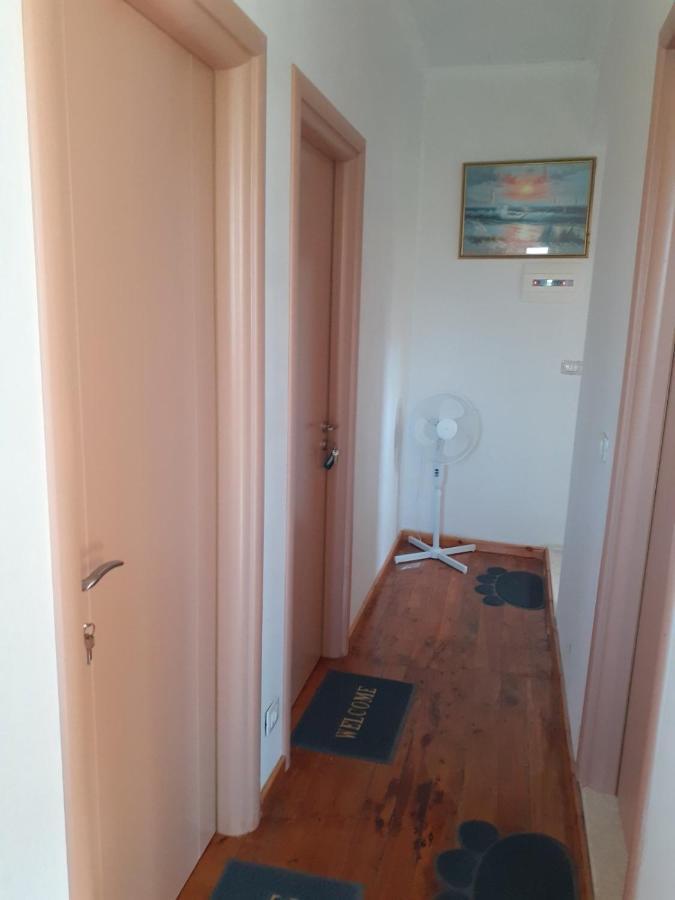 Gezos Apartment Himare Exterior photo