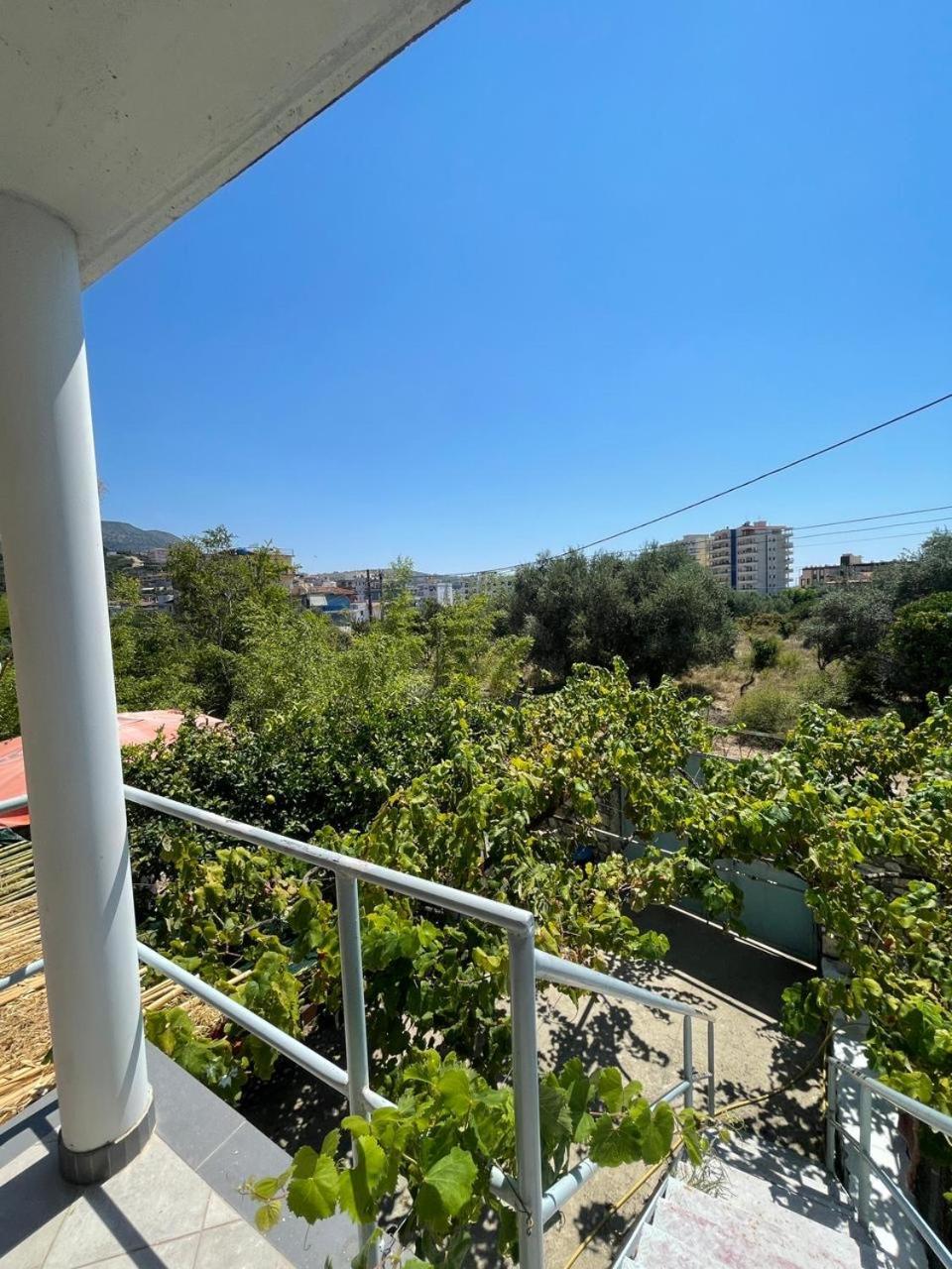 Gezos Apartment Himare Exterior photo