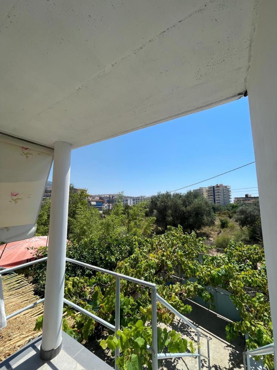 Gezos Apartment Himare Exterior photo