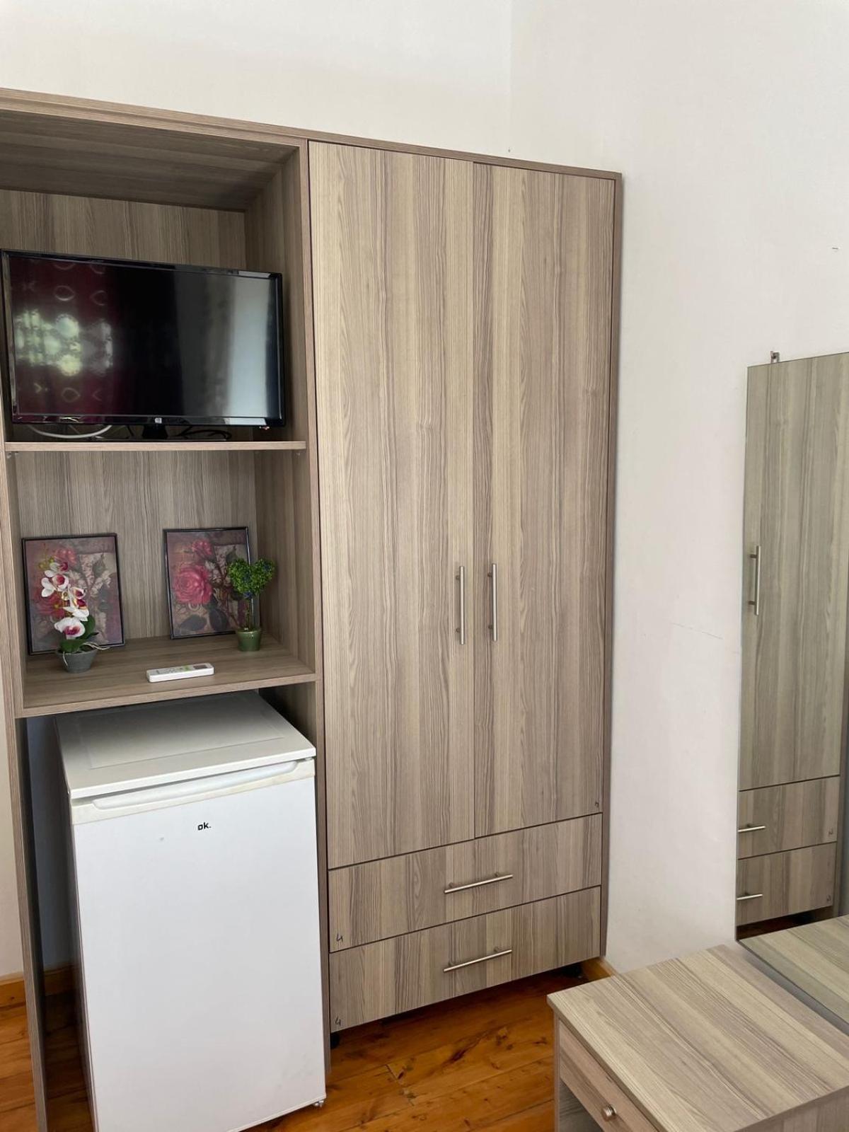 Gezos Apartment Himare Exterior photo