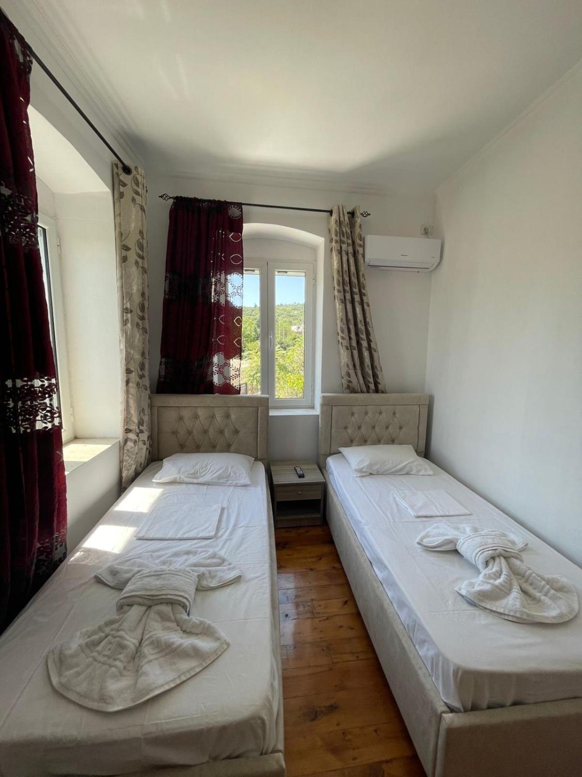 Gezos Apartment Himare Exterior photo