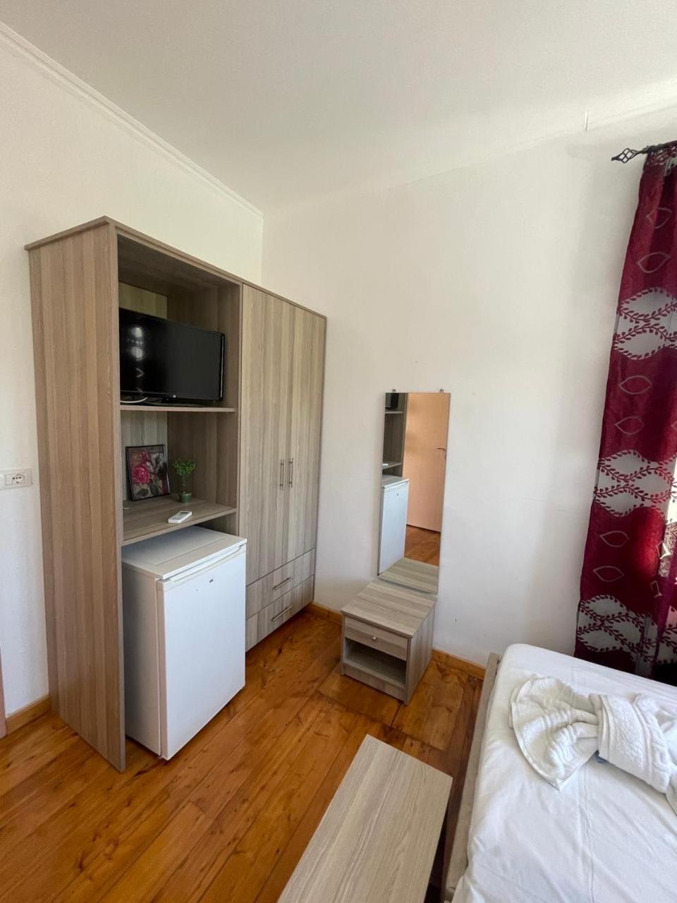 Gezos Apartment Himare Exterior photo