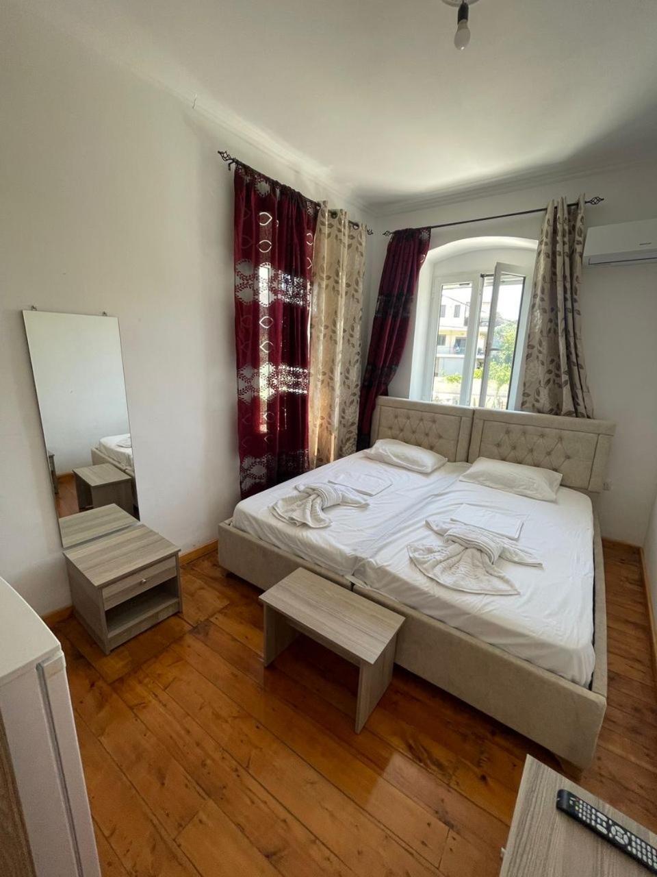 Gezos Apartment Himare Exterior photo