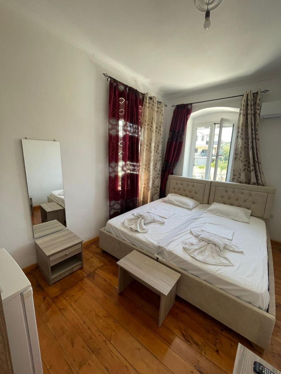 Gezos Apartment Himare Exterior photo
