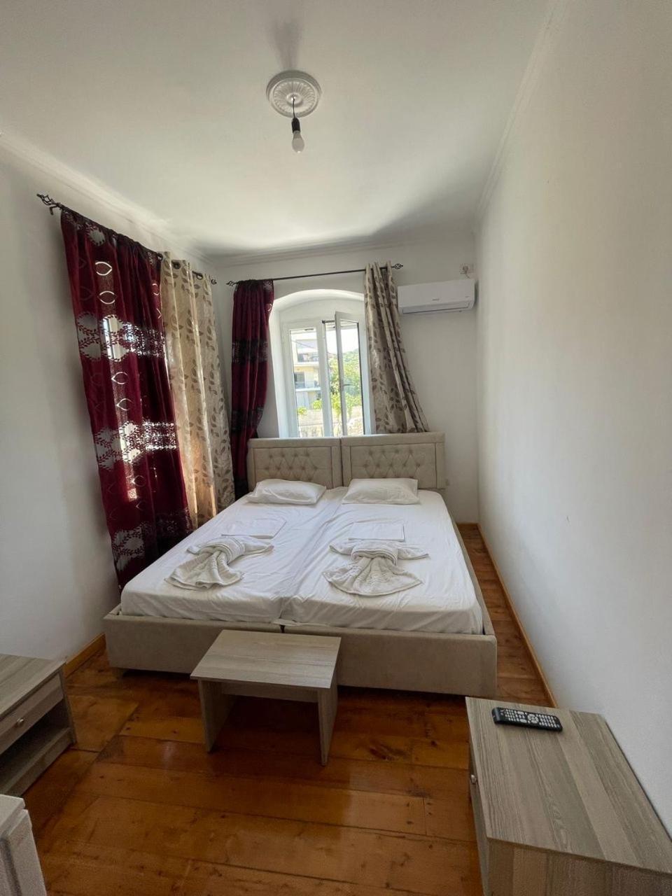 Gezos Apartment Himare Exterior photo